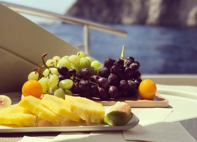 aperitivo de frutas a bordo 