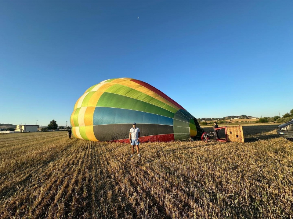 Inflando el globo aerostático 