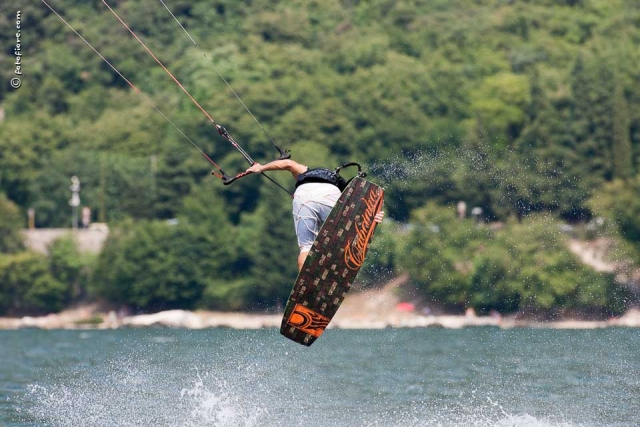 Acrobacias en la tabla de kitesurf