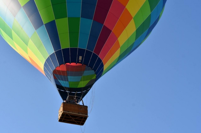  globo aerostático multicolor 