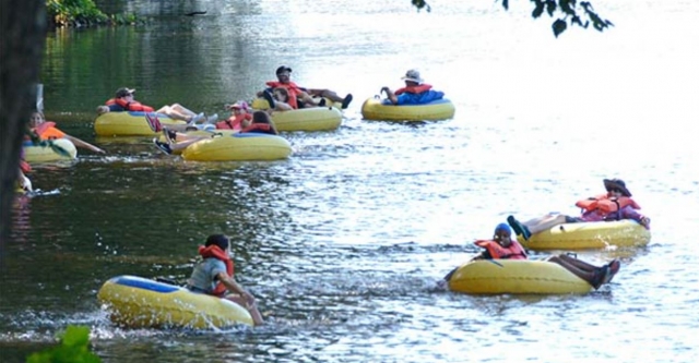  Tubing en el río Serchio