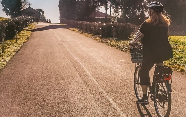 En bicicleta eléctrica 