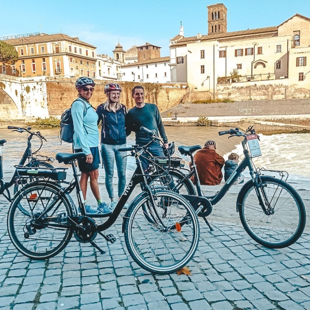 En bicicleta eléctrica en Roma 