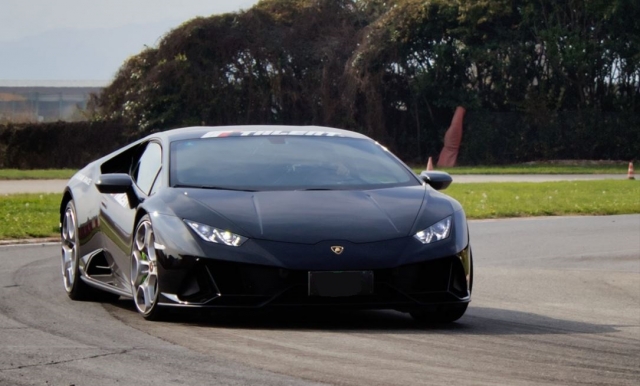 Lamborghini negro 