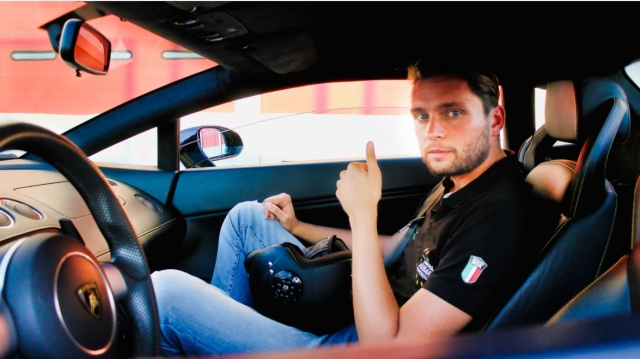  A bordo de un Lamborghini rugienle 