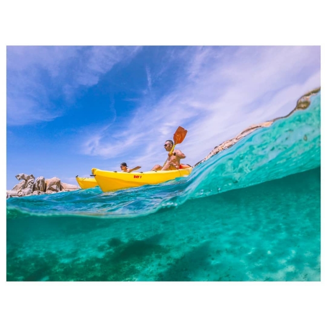 Sobre las olas con el kayak 