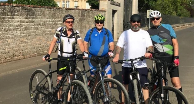 En bicicleta en compañía 