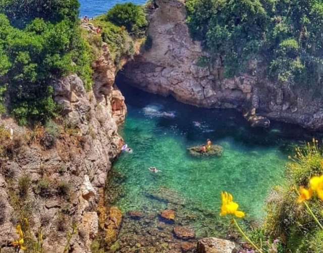  los baños de la reina Giovanna