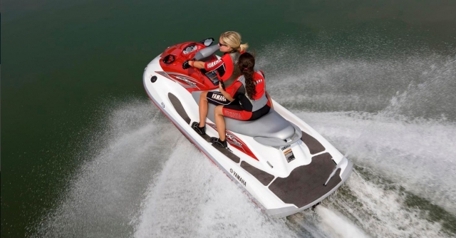  Jet skis 