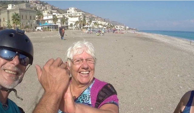  Aterrizó en la playa 