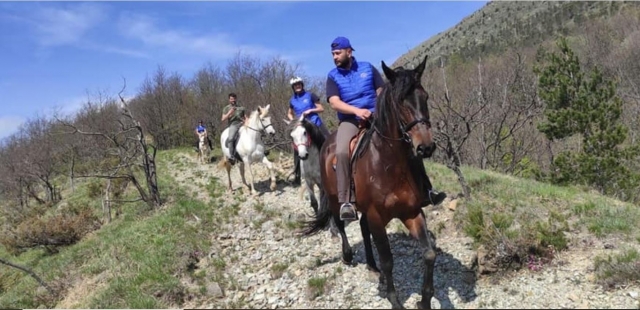  Cabalgando por el Piamonle 