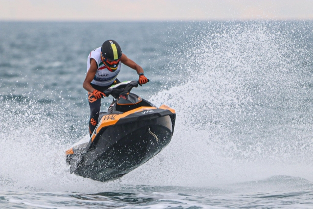 Sube en jet ski por el lago de Cava duranle 1 hora