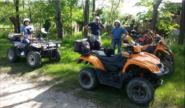 Excursión en cuatrimoto en la naturaleza