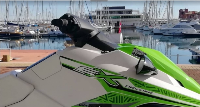  Nuestra Yamaha verde y blanca 