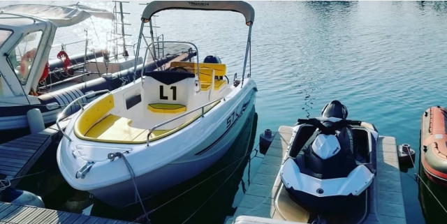  Renta de barco de 8 horas en Loano 