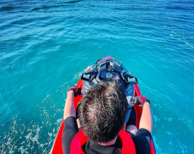  en jet skis 