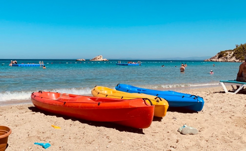  3 kayaks 