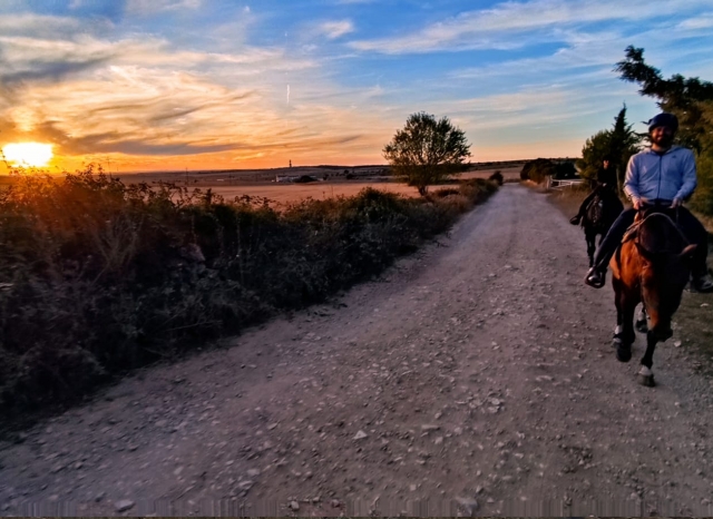  Cabalgamarra al atardecer 