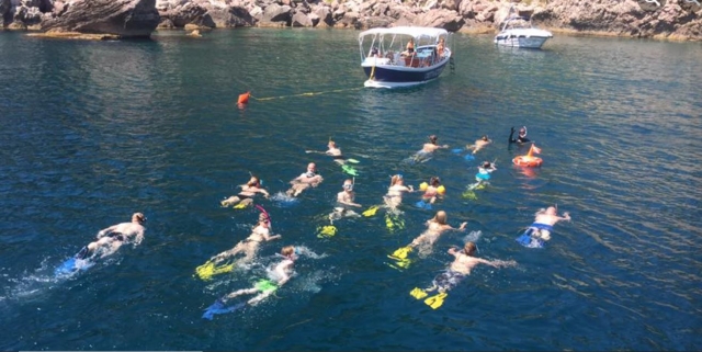  Todos juntos en el agua