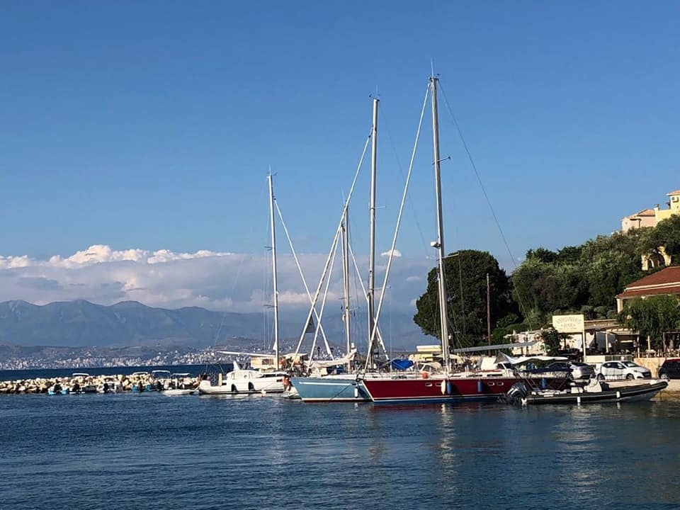  el barco en el puerto 