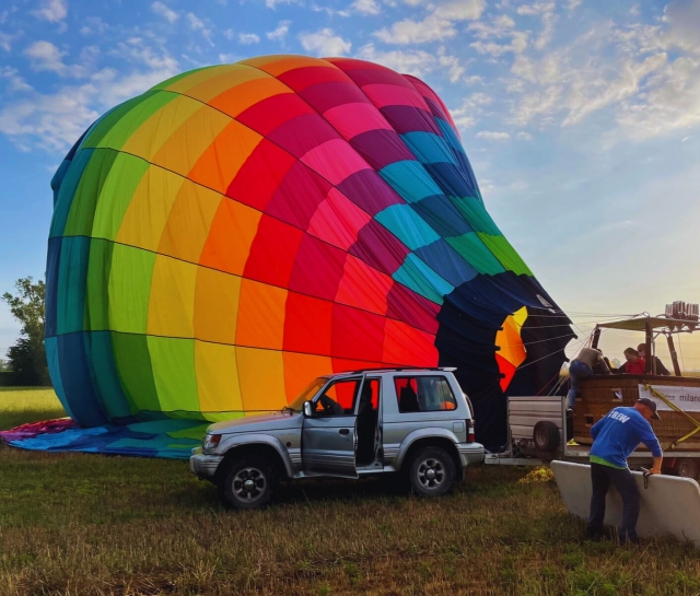 Preparando el globo aerostático 