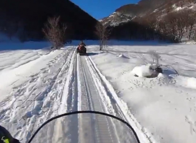 en moto de nieve 
