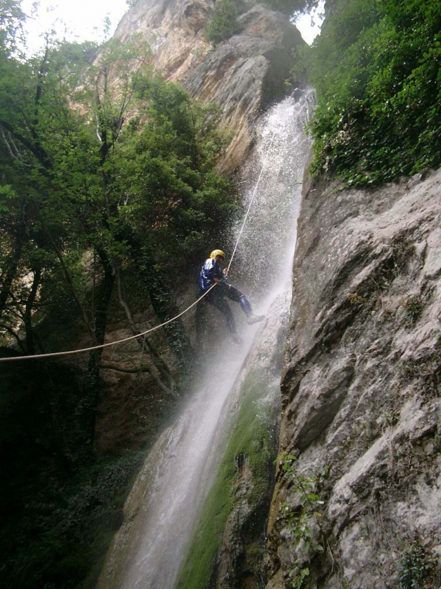 Barranquismo tramo Roccagelli en el río Nera, 3 horas