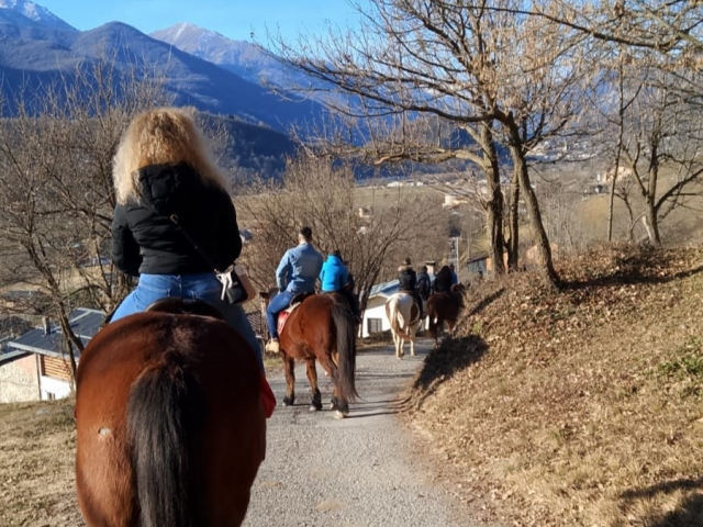 Excursión a caballo al Valle Stura aperitivo + almuerzo 4 horas