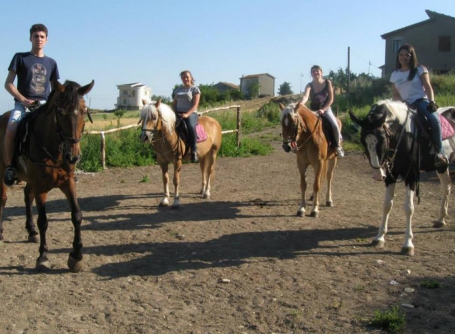  comienza el paseo a caballo 