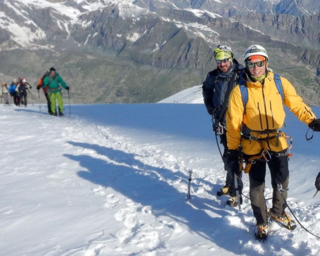  con raquetas de nieve en Aosta 