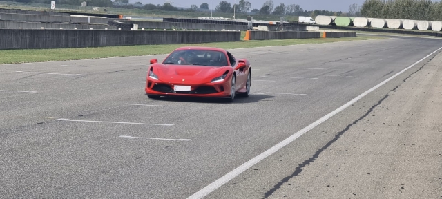  Ferrari 458 2 