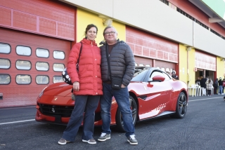 Paseo en Ferrari en el circuito de Vallelunga 2 horas
