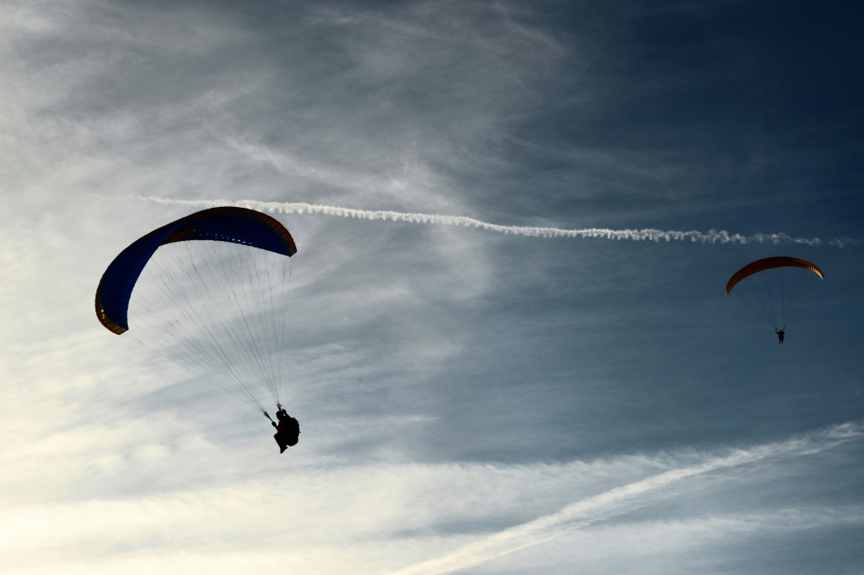  Parapente entre las nubes