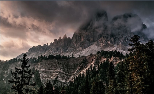  paisaje nocturno de los Alpes Cárnicos 