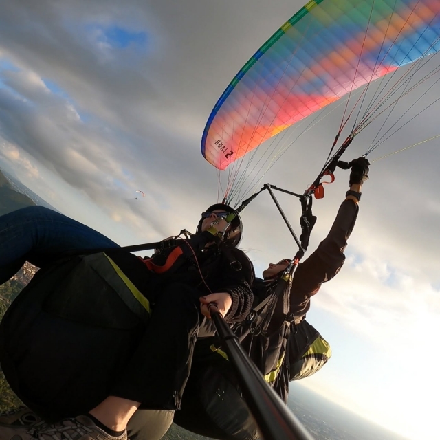 Vuelo acrobático de 1 hora en parapente biplaza en Roma