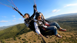 Vuelo panorámico en parapente en Tivoli 1 hora y media