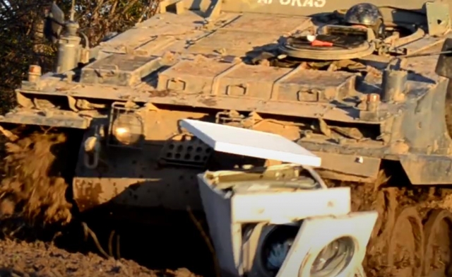  el tanque destruye todo 