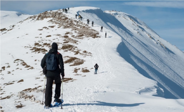 nos encanta andar con raquetas de nieve hacia Campitellino 