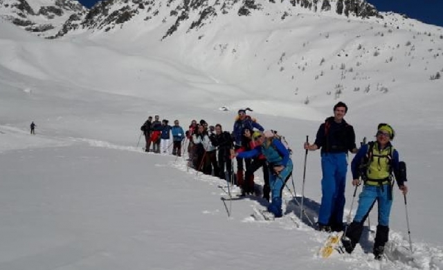  pila con raquetas de nieve 