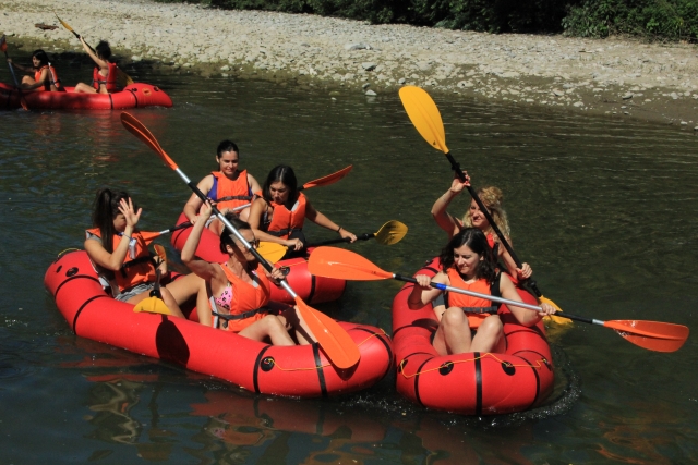  Rafting con amigos 