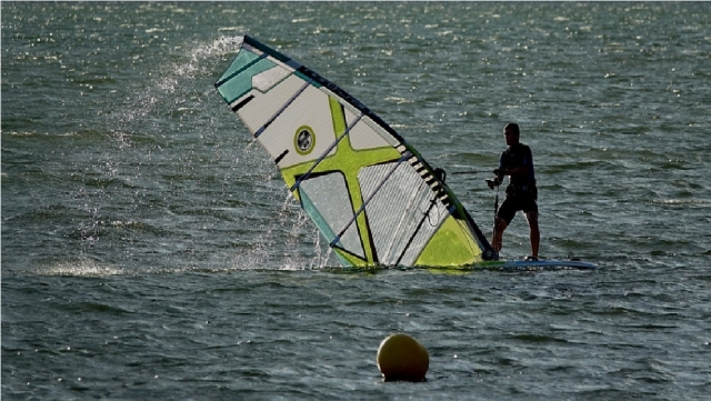  windsurf navegando 