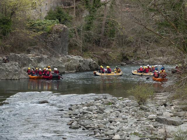  Rafting con amigos 