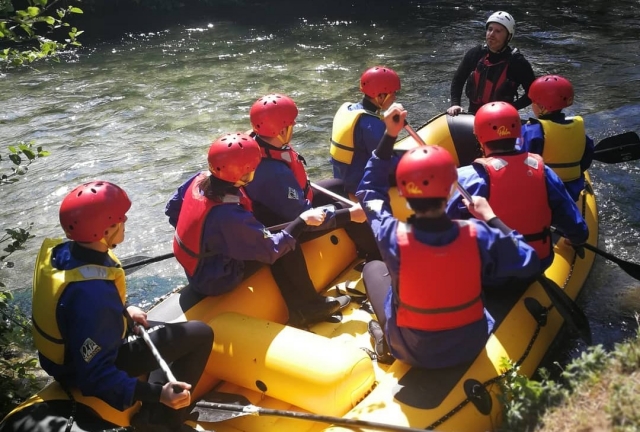 practica deportes y mantenle activo