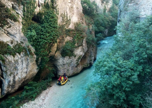  espectacular vista aérea del rafting 