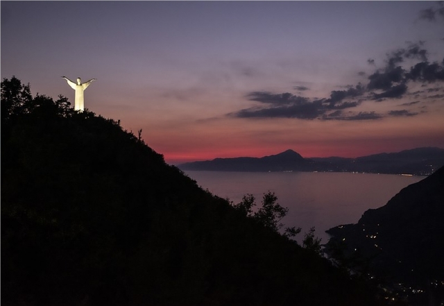  la puesta de sol vista desde el colle della sage 