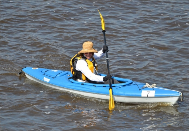 nos encanta andar en canoa sobre la bocina 