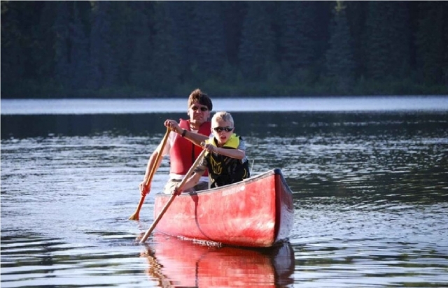  padre e hijo en canoa 