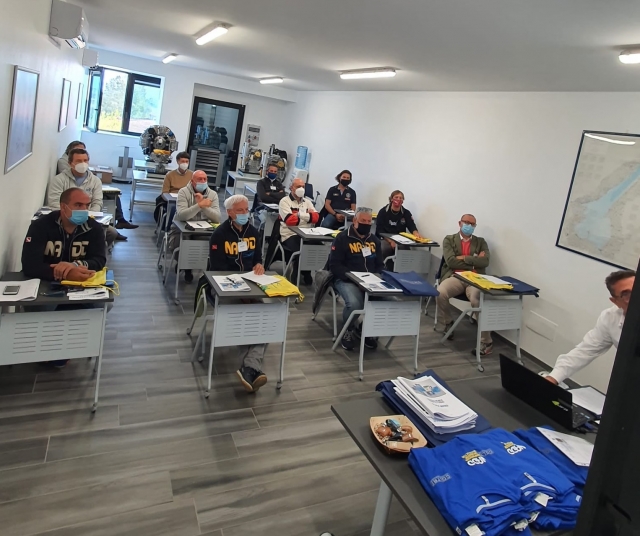  lección de snorkel en castelnuovo 