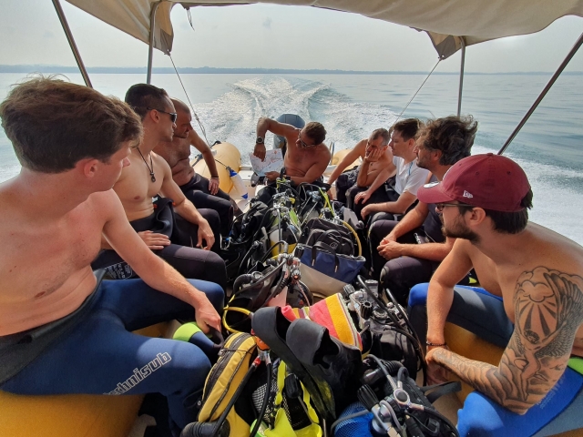 todos presta atención al bautismo