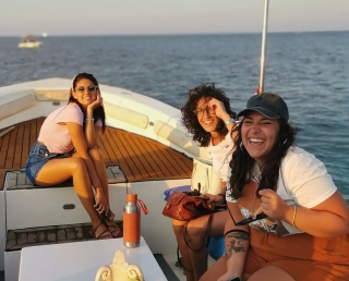 Paseo en barco de 3 horas a Pilirina para adultos